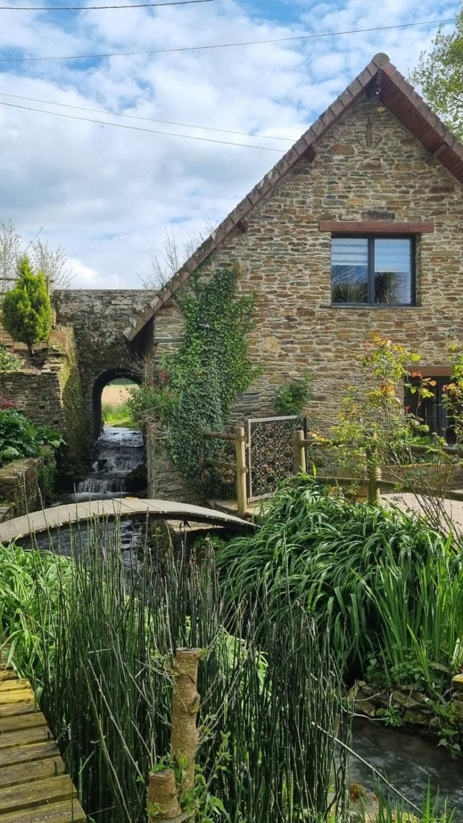 Ancien Moulin Pres D'Un Ruisseau Villa Sallen ภายนอก รูปภาพ