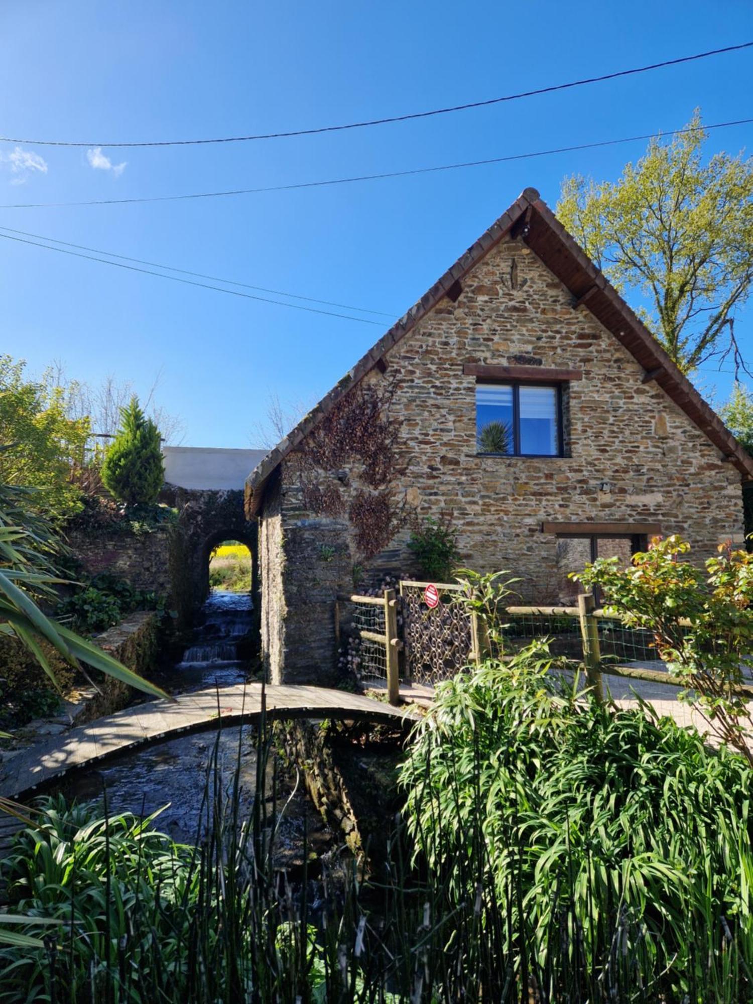 Ancien Moulin Pres D'Un Ruisseau Villa Sallen ภายนอก รูปภาพ